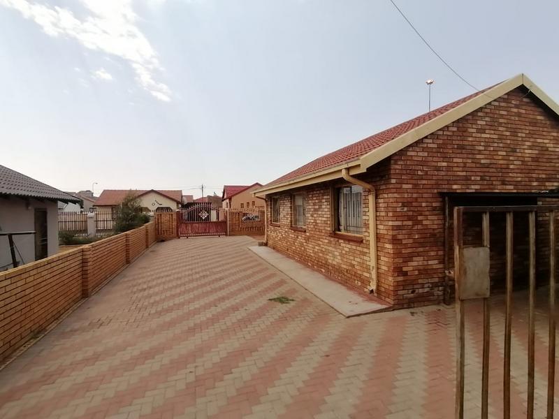 3 Bedroom Property for Sale in Mabopane North West